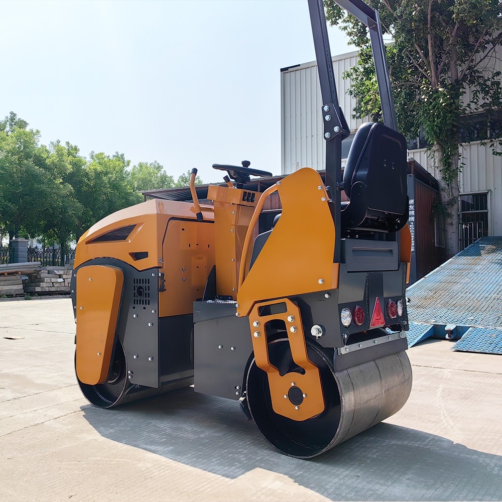 國內的小型壓路機比國外的貴，價(jià)格到底差在哪里？