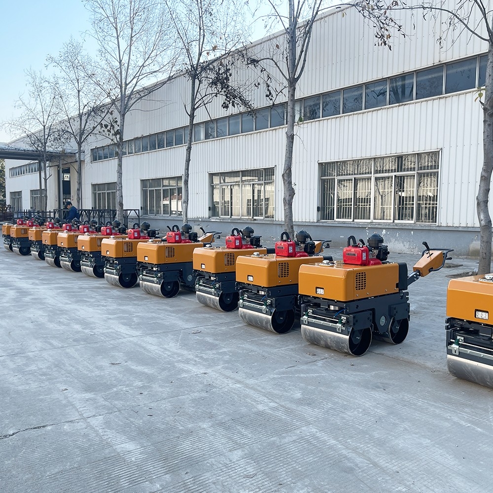 小型壓路機十字路口施工，瀝青路面的接縫有什么技巧處理